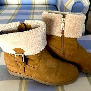 Tommy Hilfiger short brown boot with short nap fur